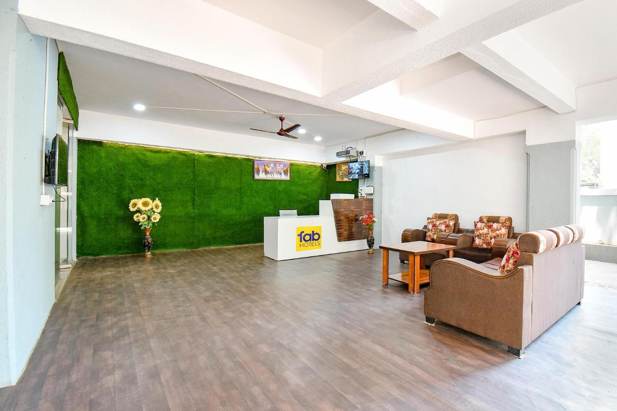 Fabhotel Skylight Studio Rooms - Nr Mcf Camp Pune Ngoại thất bức ảnh