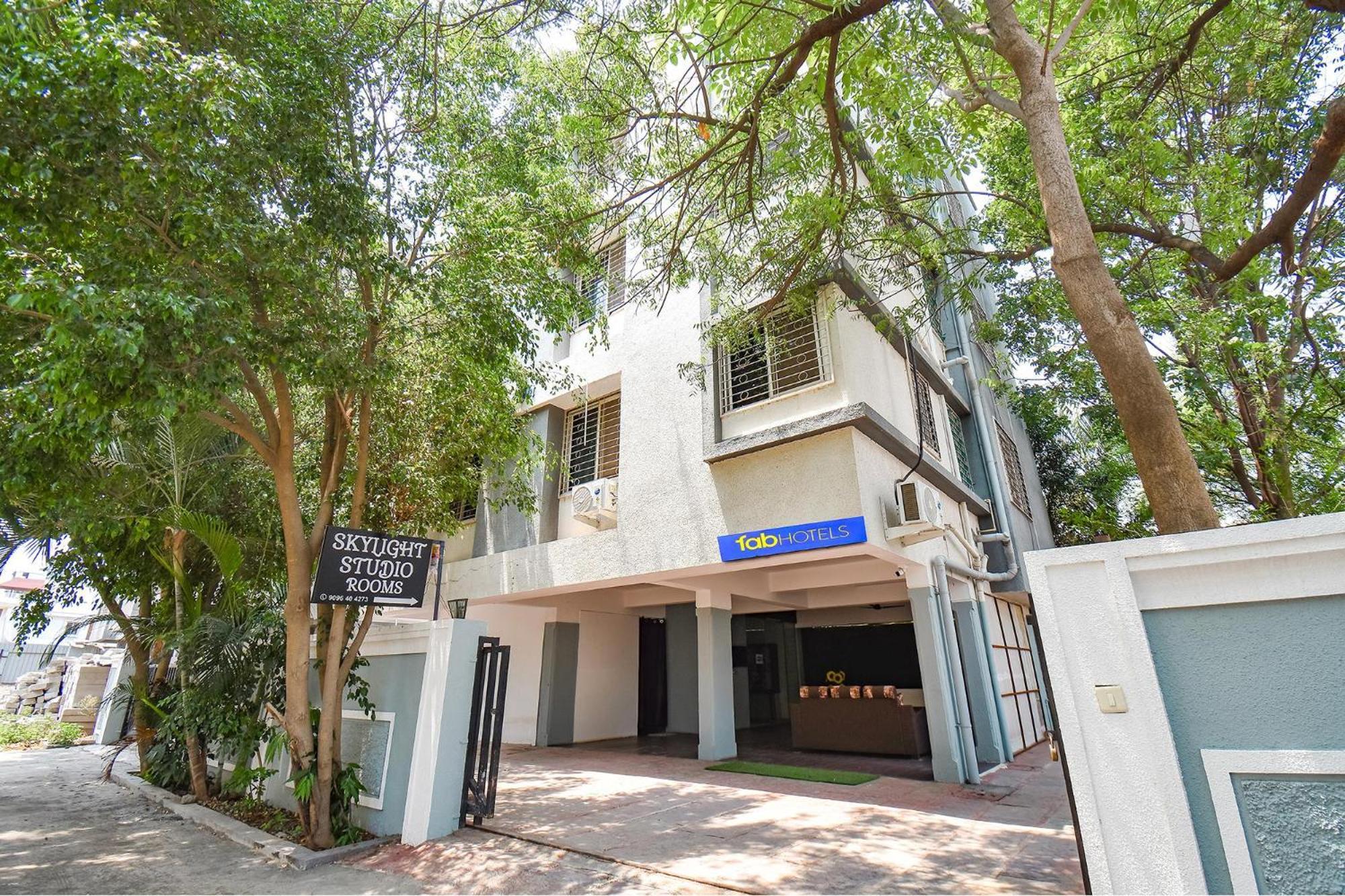 Fabhotel Skylight Studio Rooms - Nr Mcf Camp Pune Ngoại thất bức ảnh
